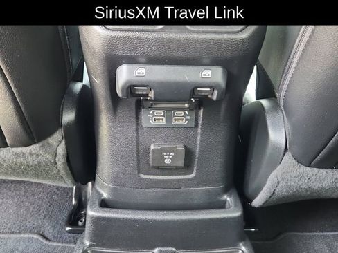 Used 2020 Jeep Wrangler Unlimited Sahara image 31