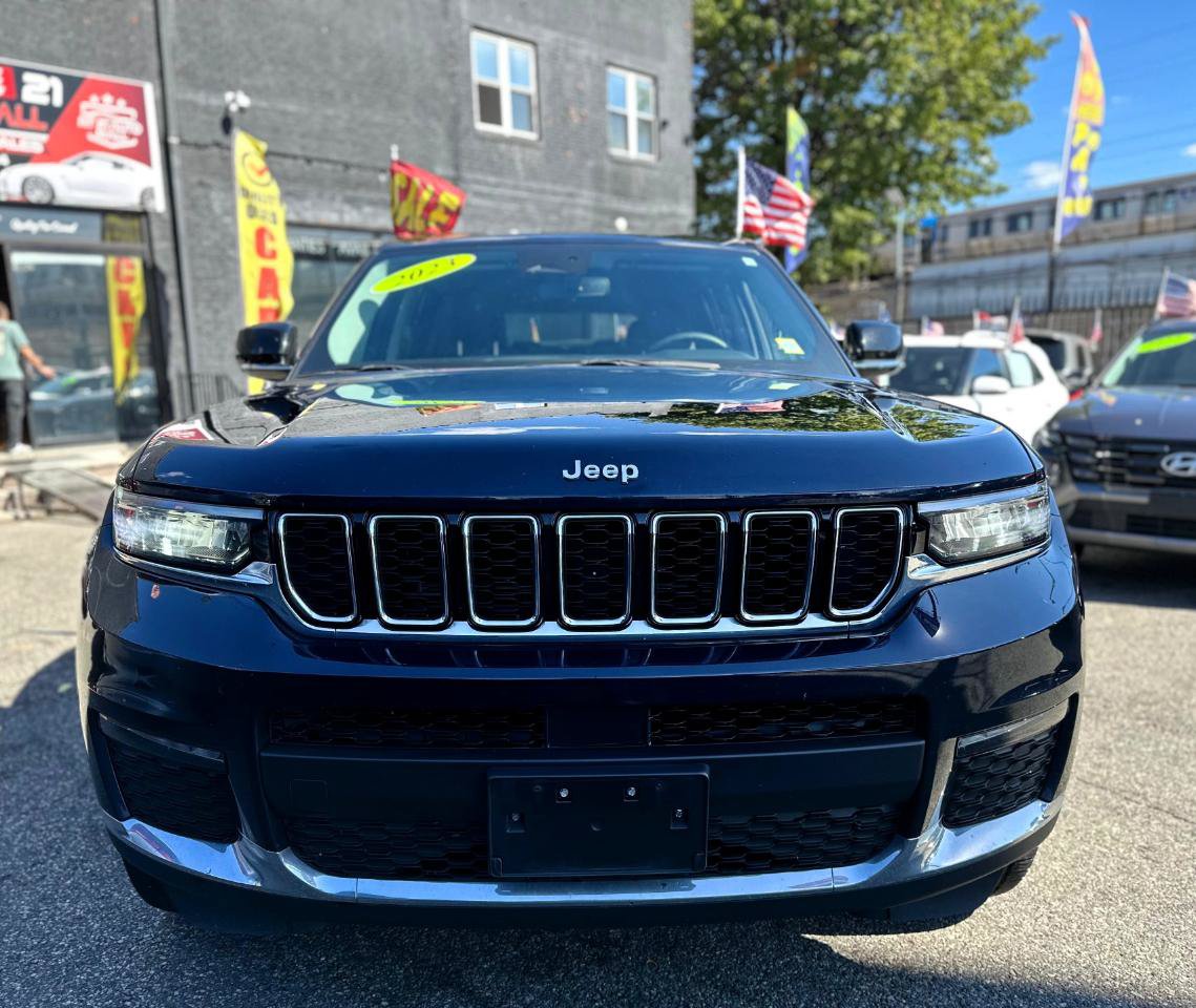 Used 2023 Jeep Grand Cherokee L Limited AWD/4WD image 2