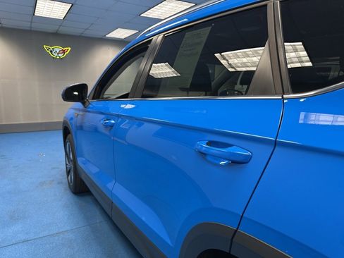 Used 2024 Volkswagen Taos SE image 19