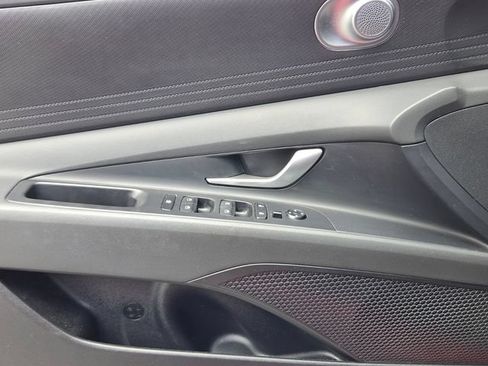 Certified 2025 Hyundai Elantra Hybrid FWD image 25
