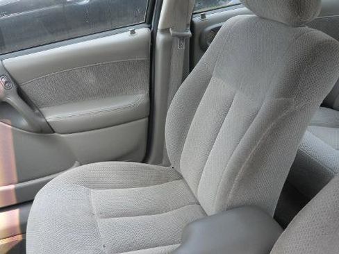 Used 2002 Saturn L-Series L300 w/ Audio Pkg 1 image 16