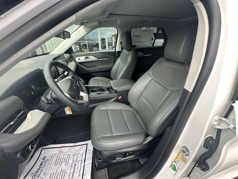 New 2026 Ford Explorer Active w/ Active Comfort Package AWD/4WD image 17