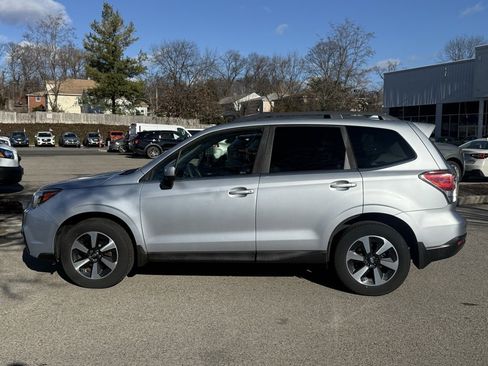 Used 2017 Subaru Forester 2.5i Limited image 9