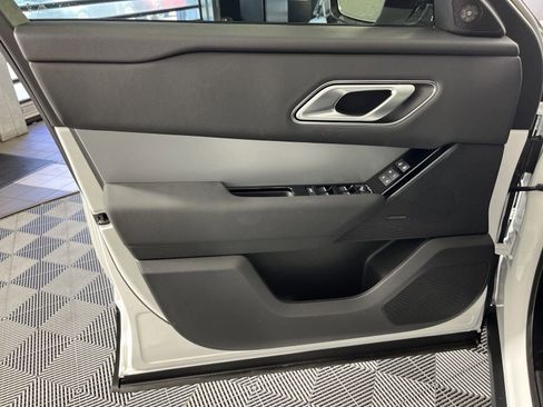 New 2025 Land Rover Range Rover Velar S image 19