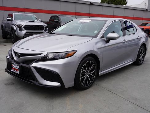 Certified 2024 Toyota Camry SE image 4