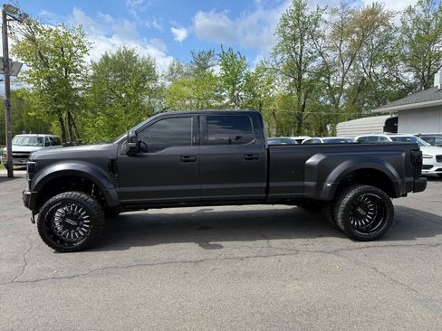 Used 2022 Ford F450 Platinum w/ FX4 Off-Road Package image 4