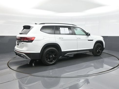Used 2024 Volkswagen Atlas Peak Edition SE AWD/4WD image 7