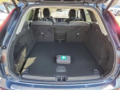 Certified 2023 Volvo XC60 T8 Plus w/ Climate Package image 26