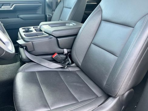 Used 2026 GMC Sierra 1500 SLT image 12