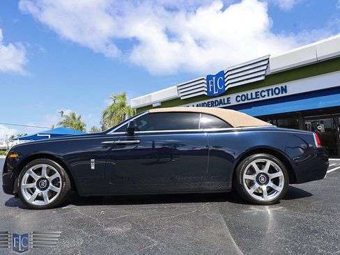 Used 2016 Rolls-Royce Dawn RWD image 39