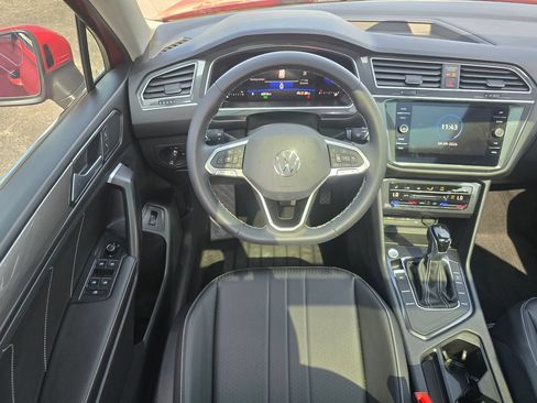 Used 2023 Volkswagen Tiguan SE FWD image 22