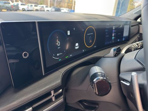 Used 2025 Hyundai Santa Fe Limited image 12