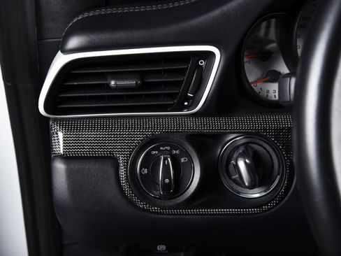 Used 2015 Porsche 911 Turbo S image 25