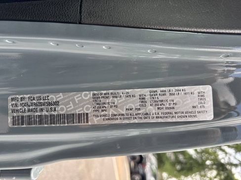 Certified 2025 Jeep Wrangler Unlimited Rubicon 4xe w/ Safety Group AWD/4WD image 31