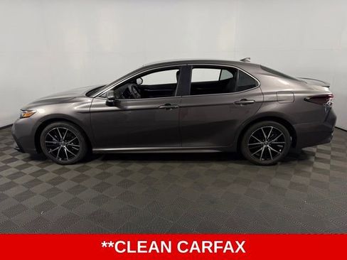 Used 2023 Toyota Camry SE FWD image 5