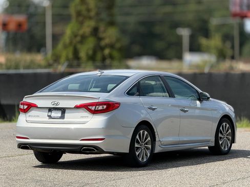 Used 2016 Hyundai Sonata Sport w/ Option Group 03 FWD image 9