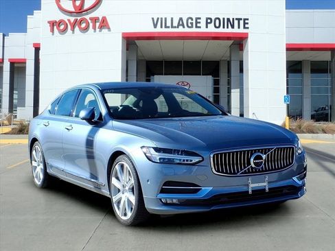 Used 2017 Volvo S90 T6 Inscription w/ Vision Package image 3