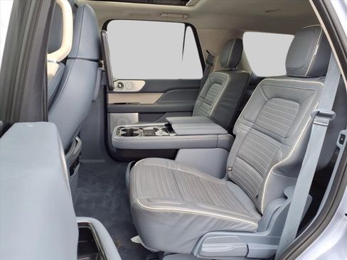 Used 2021 Lincoln Navigator Black Label image 15