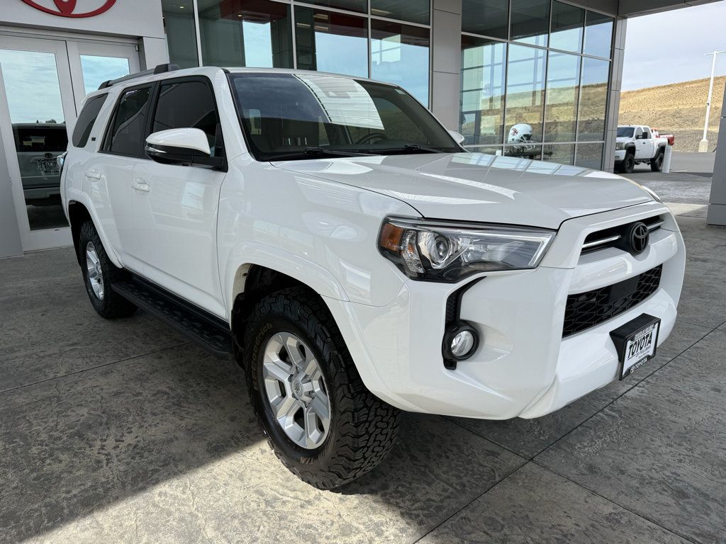Used 2020 Toyota 4Runner SR5 Premium w/ Moonroof Package AWD/4WD image 3