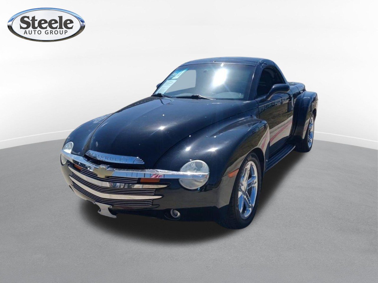 Used 2005 Chevrolet SSR w/ Preferred Equipment Group RWD image 1