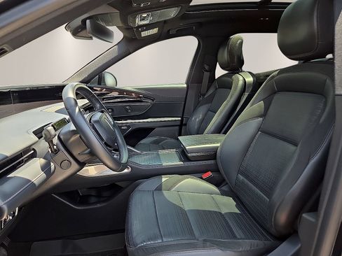 Certified 2025 Lincoln Nautilus Reserve w/ Jet Appearance Package AWD/4WD image 12