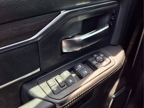 New 2026 RAM 2500 Laramie AWD/4WD image 16