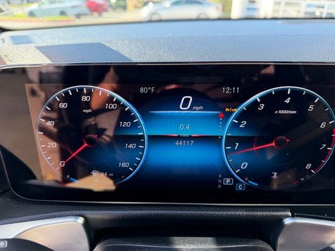 Used 2023 Mercedes-Benz GLB 250 4MATIC image 27