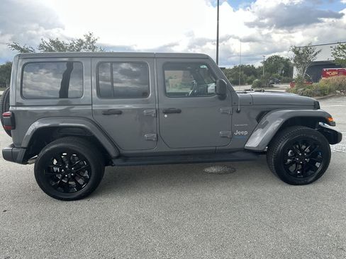Certified 2022 Jeep Wrangler Unlimited Sahara AWD/4WD image 15