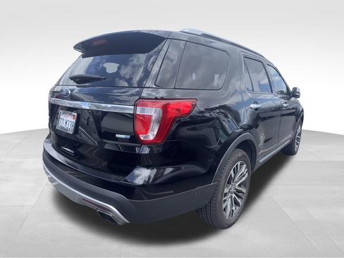 Used 2017 Ford Explorer Platinum AWD/4WD image 3