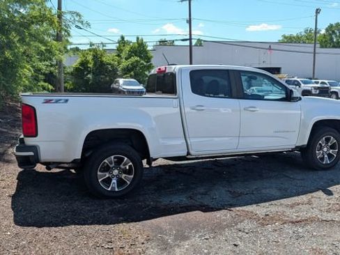Used 2017 Chevrolet Colorado Z71 AWD/4WD image 4
