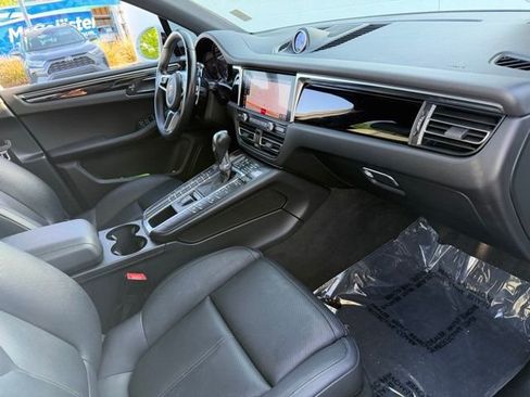 Used 2019 Porsche Macan AWD/4WD image 18