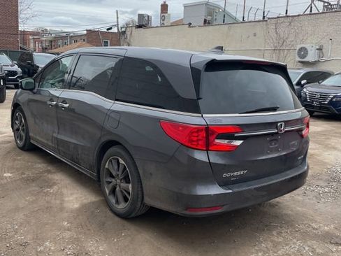 Used 2023 Honda Odyssey Elite image 2