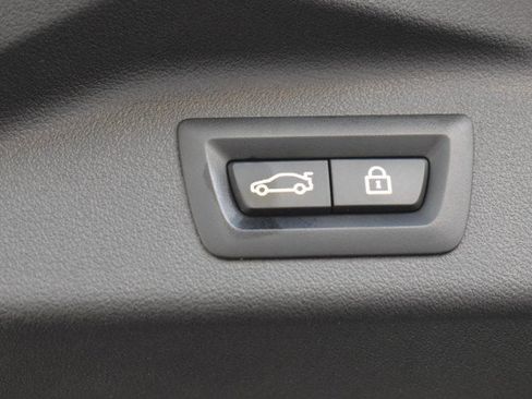 Used 2023 BMW X7 M60i AWD/4WD image 57