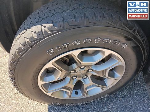Used 2022 Jeep Cherokee Trailhawk w/ Trailer Tow Group AWD/4WD image 20