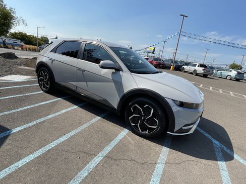 Certified 2024 Hyundai Ioniq 5 SE RWD image 7