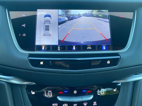 Used 2025 Cadillac XT5 Premium Luxury w/ Technology Package AWD/4WD image 23