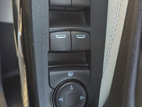 Certified 2025 Chevrolet Trax LT image 12