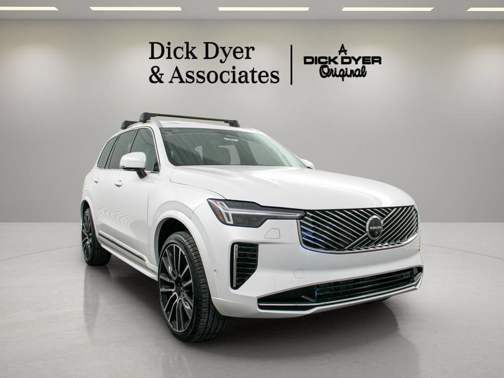 New 2026 Volvo XC90 B5 Ultra w/ Protection Package Premier AWD/4WD image 3