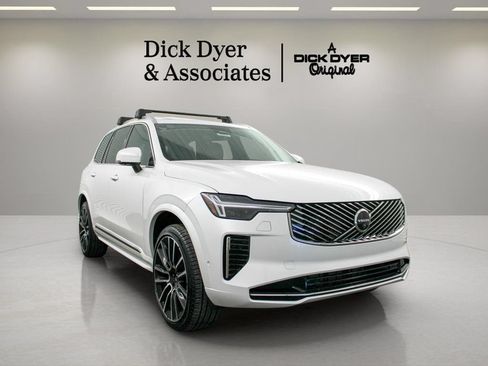 New 2026 Volvo XC90 B5 Ultra w/ Protection Package Premier AWD/4WD image 3
