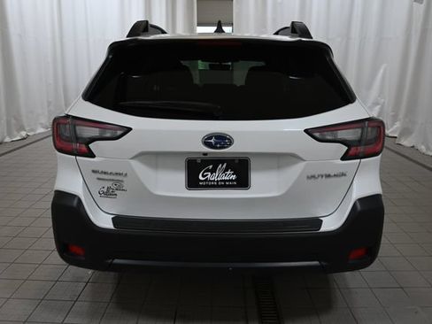 Used 2025 Subaru Outback Premium w/ Popular Package #1A AWD/4WD image 11