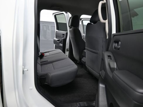 Used 2023 Nissan Frontier S w/ Tow Package image 16