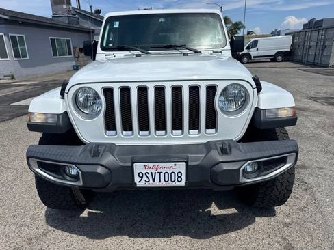 Used 2018 Jeep Wrangler Unlimited Sahara AWD/4WD image 2