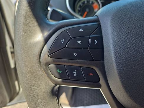 Used 2020 Jeep Cherokee Trailhawk AWD/4WD image 13
