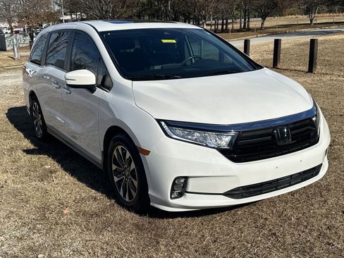 Used 2023 Honda Odyssey EX-L image 3