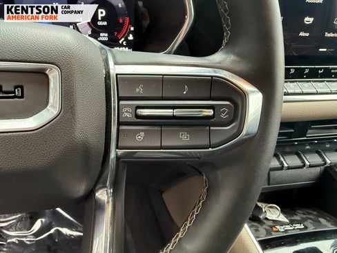 Used 2024 GMC Canyon Denali image 18