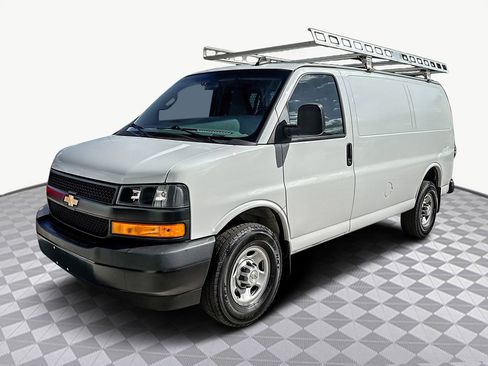 Used 2022 Chevrolet Express 2500 w/ Driver Convenience Package image 4