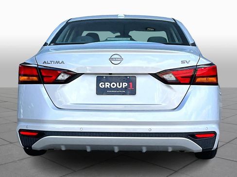 Used 2024 Nissan Altima 2.5 SV image 4