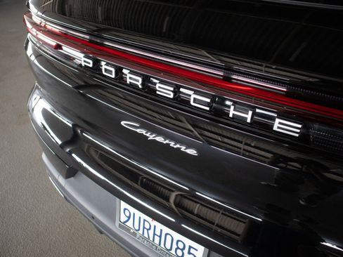 Certified 2024 Porsche Cayenne AWD/4WD image 26
