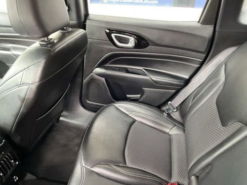 Used 2023 Jeep Compass Latitude w/ Convenience Group AWD/4WD image 26
