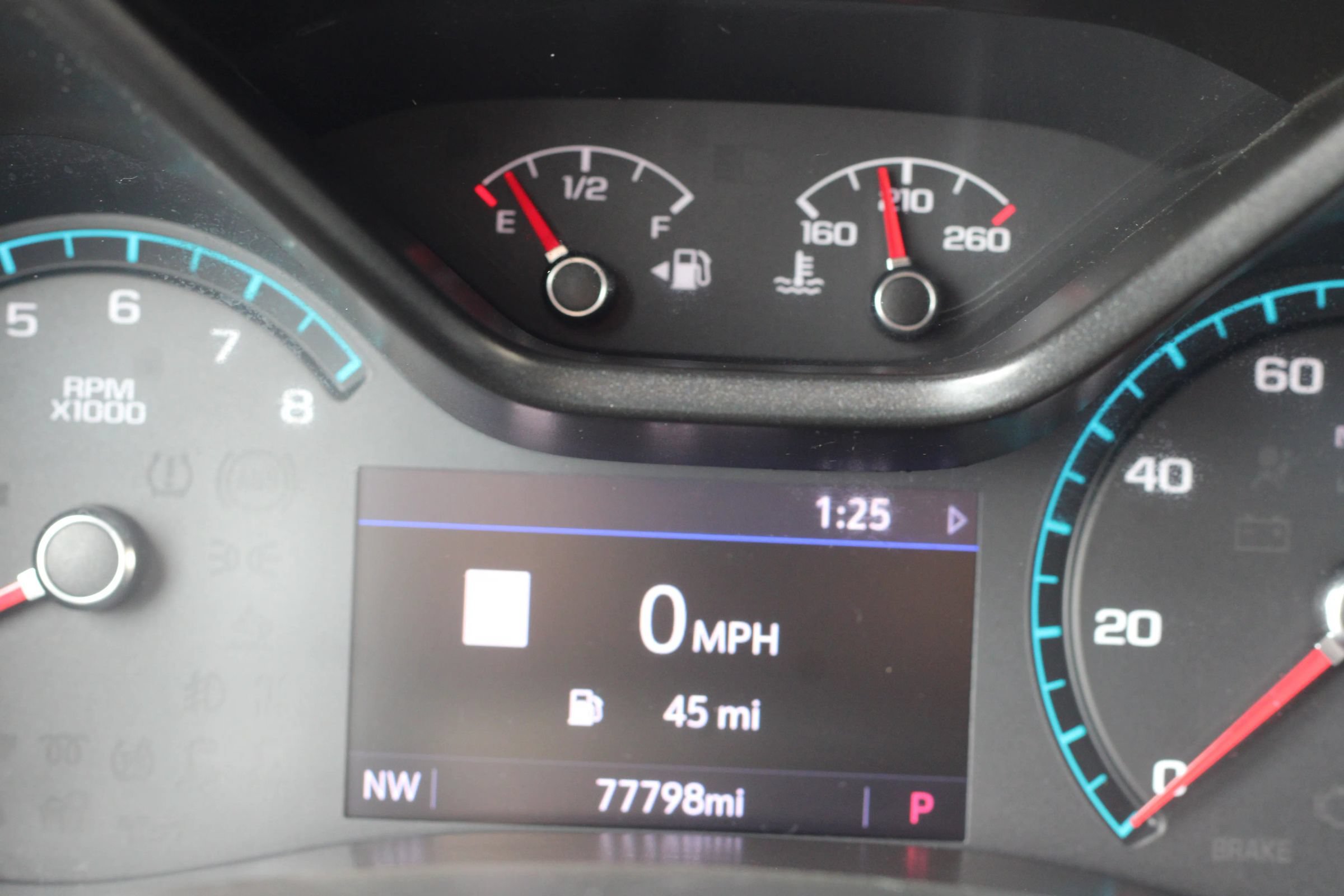 Used 2020 Chevrolet Colorado Z71 w/ Z71 Midnight Edition AWD/4WD image 14